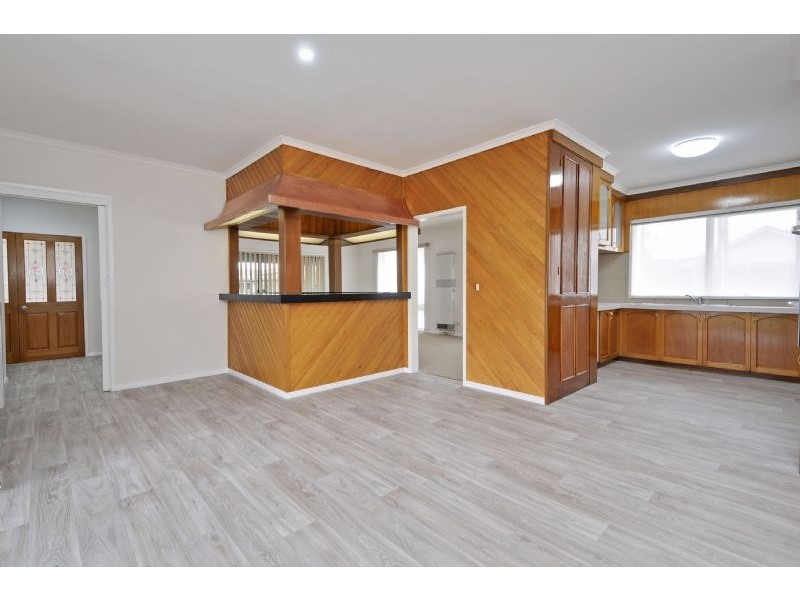 15 Chestnut Avenue, Morwell VIC 3840