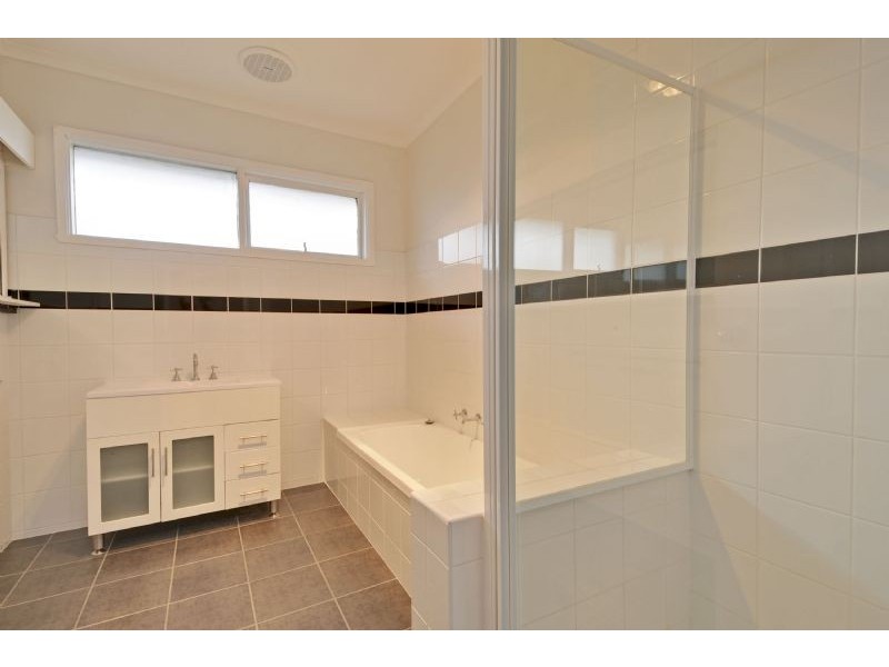 15 Chestnut Avenue, Morwell VIC 3840