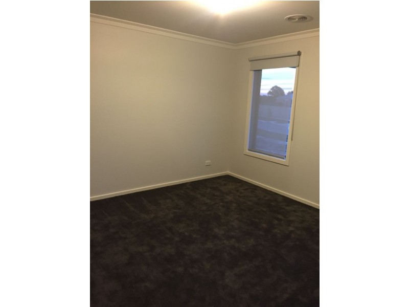 19 Graduation Place, Churchill VIC 3842