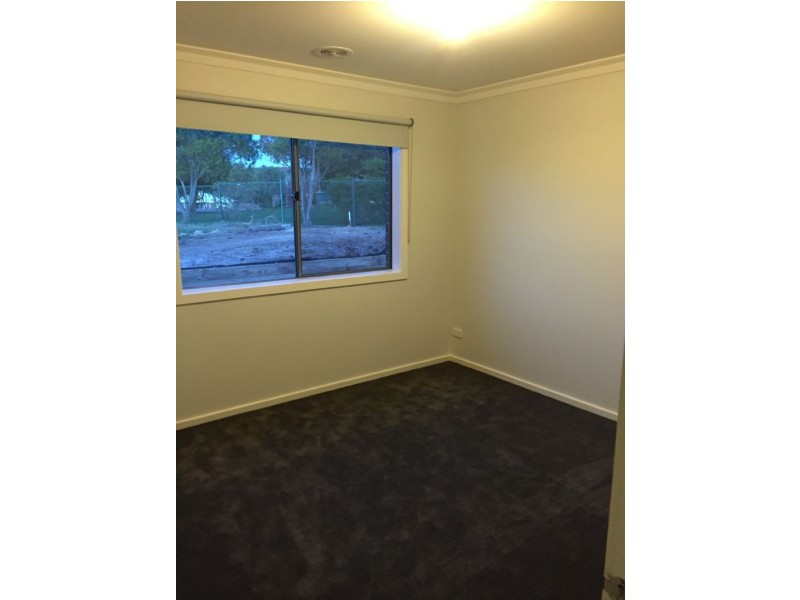 19 Graduation Place, Churchill VIC 3842