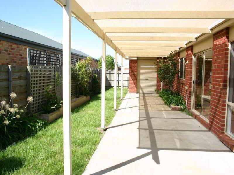 16 Barton Place, Traralgon VIC 3844