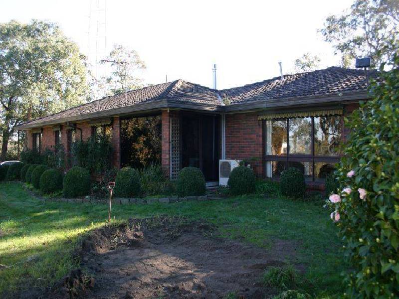 25 Bradys Road, Tyers VIC 3844