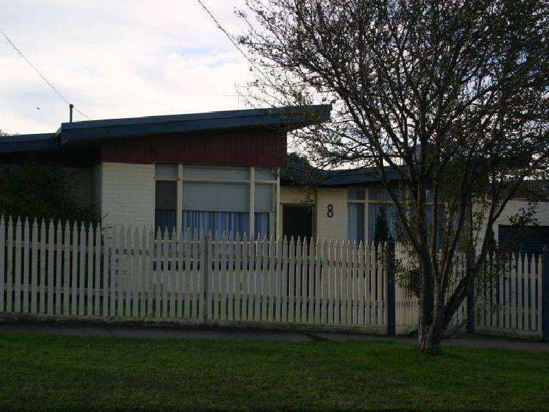 8 Rose Avenue, Traralgon VIC 3844