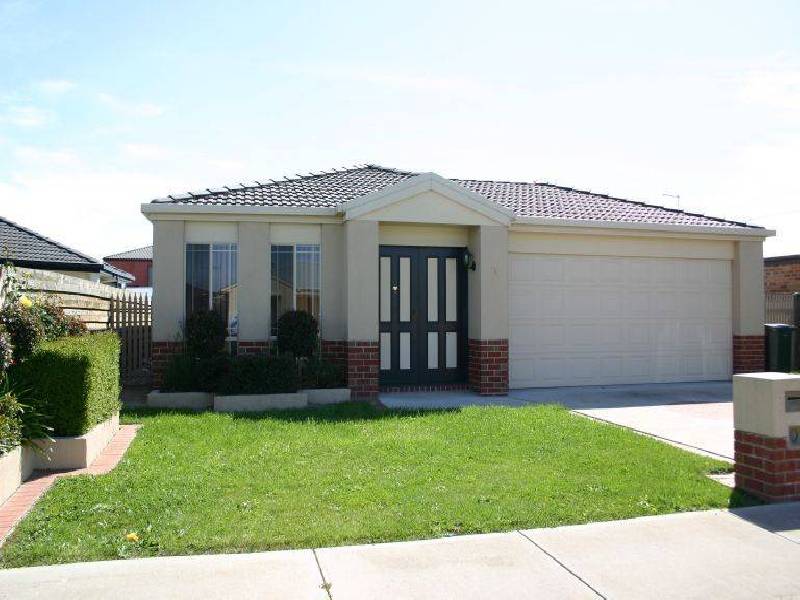 16 Barton Place, Traralgon VIC 3844