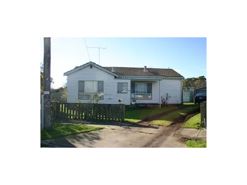 24 Armstrong Court, Traralgon VIC 3844