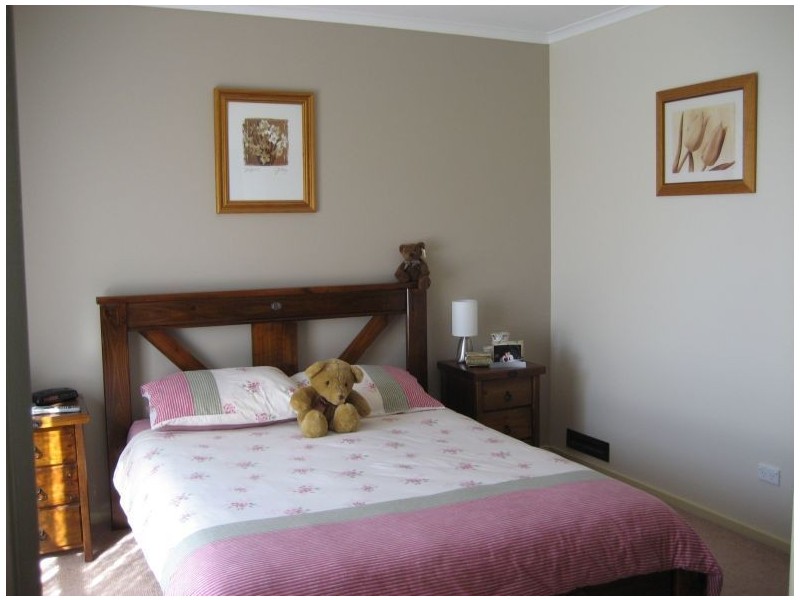 24 Bayley Drive, Traralgon VIC 3844