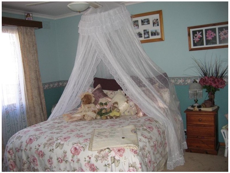 15 Main Street, Glengarry VIC 3854