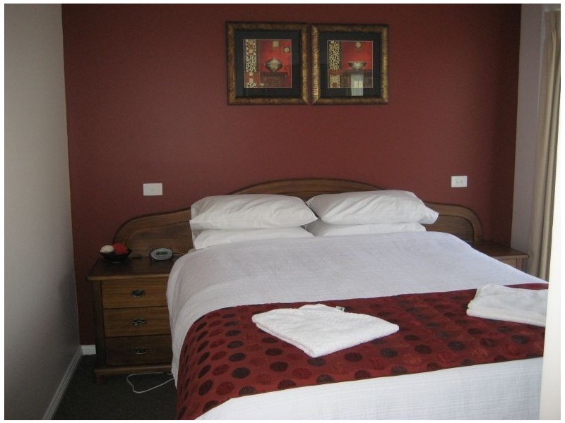 1 Park Lane Tourist Park, Princes Highway, Traralgon VIC 3844