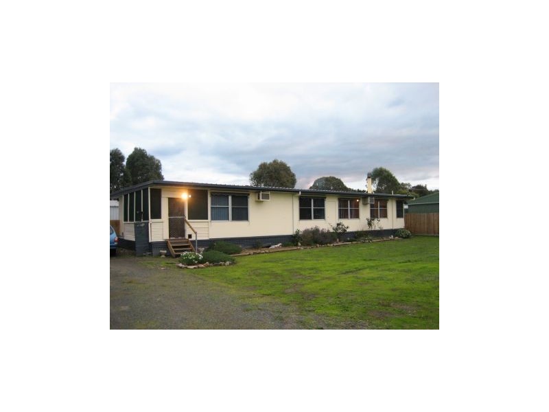 3 Widdis Way, Flynn VIC 3844