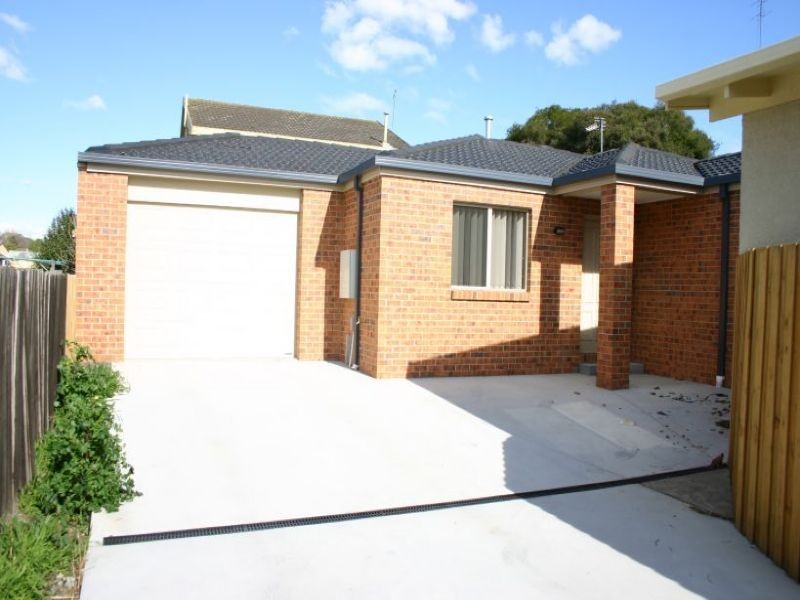 Units 1 & 2 / 21 Davidson Street, Traralgon VIC 3844
