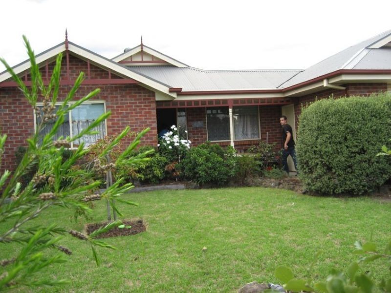 8 Oak Avenue, Traralgon VIC 3844