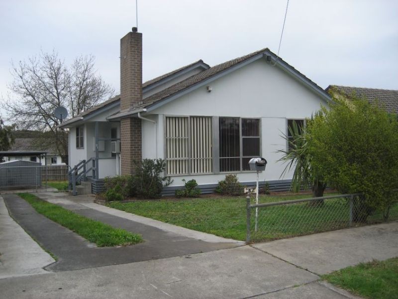 NEW LISTING- 37 Allen Crescent , Traralgon VIC 3844