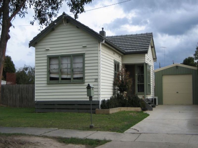29 Bernard Avenue, Traralgon VIC 3844