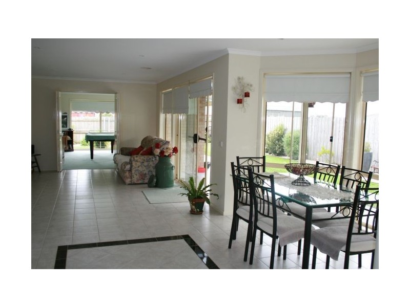 8 Leinster Avenue, Traralgon VIC 3844