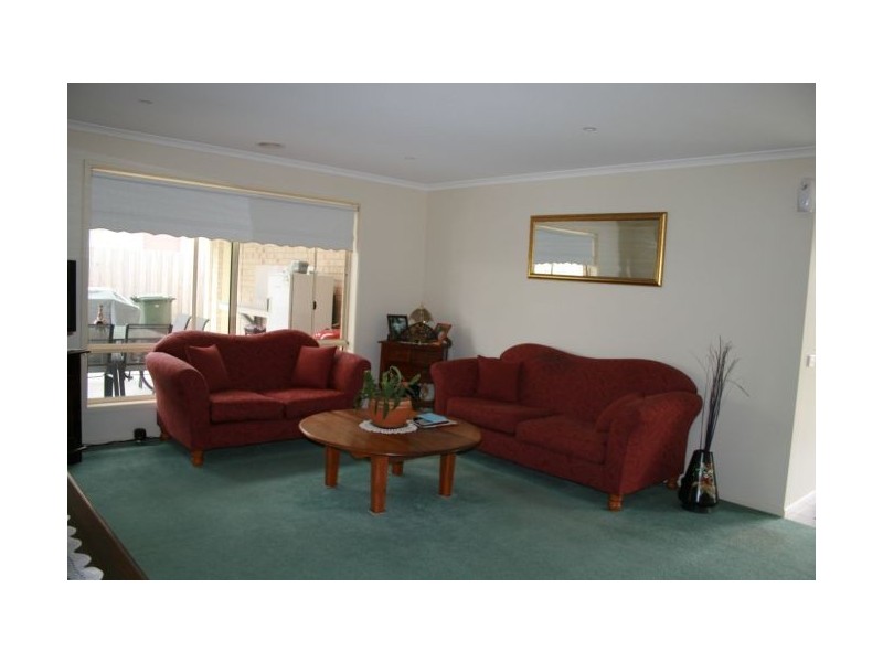 8 Leinster Avenue, Traralgon VIC 3844