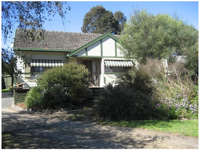 19 Main Road, Gormandale VIC 3873