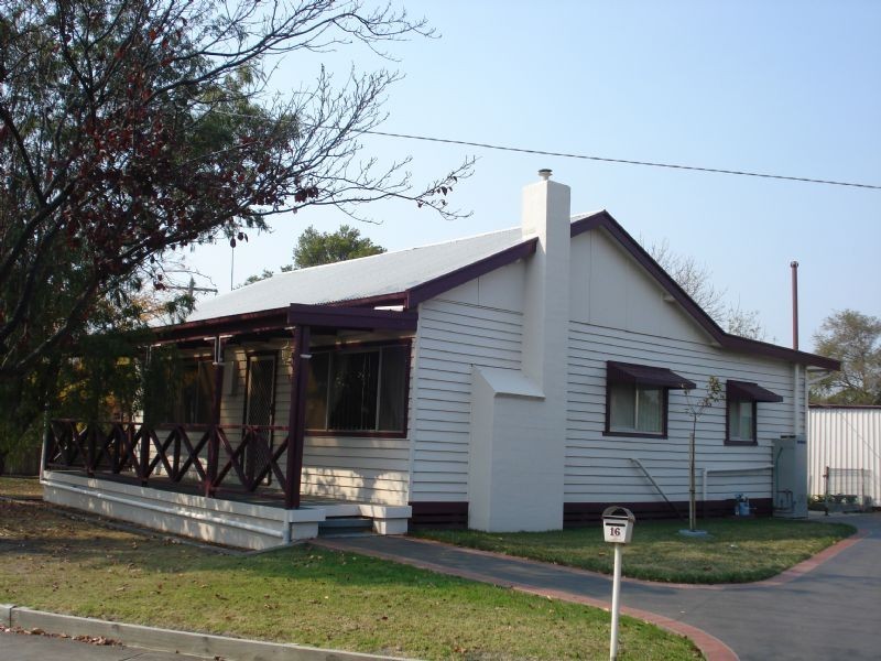 16 Gillies Crescent, Traralgon VIC 3844