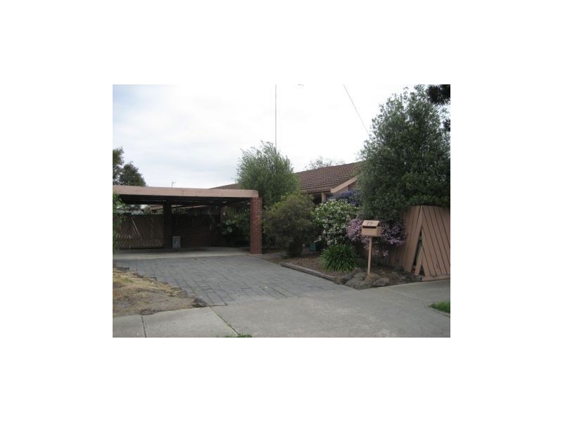 17 Laurence Grove, Traralgon VIC 3844