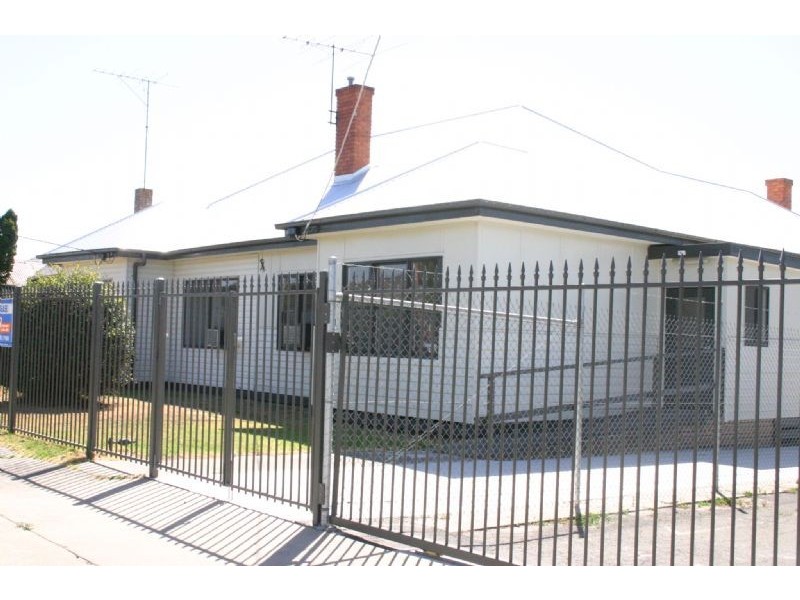 6-8 Hopetoun Avenue, Morwell VIC 3840