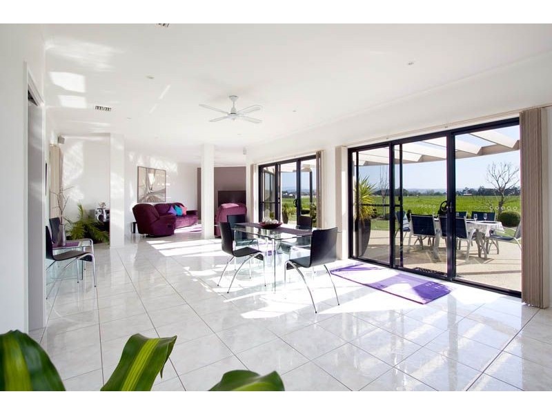 8 Flinders Place, Traralgon VIC 3844