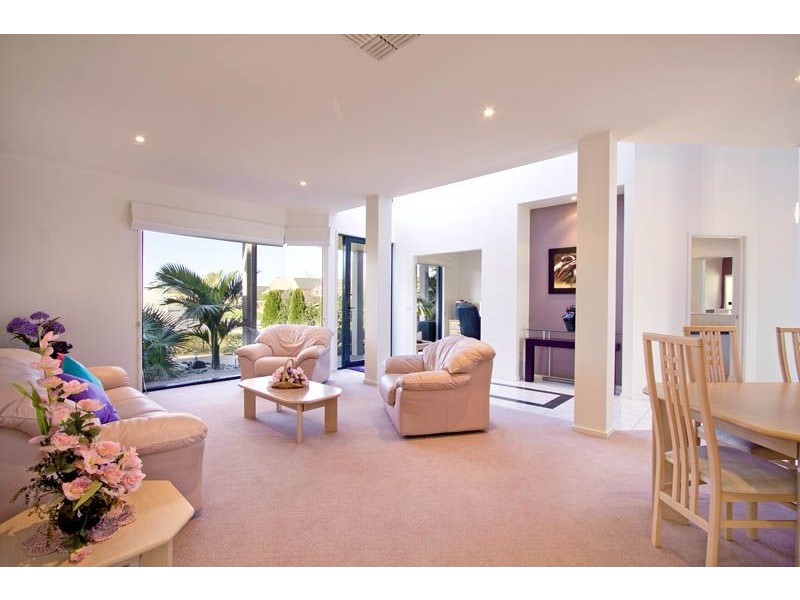 8 Flinders Place, Traralgon VIC 3844