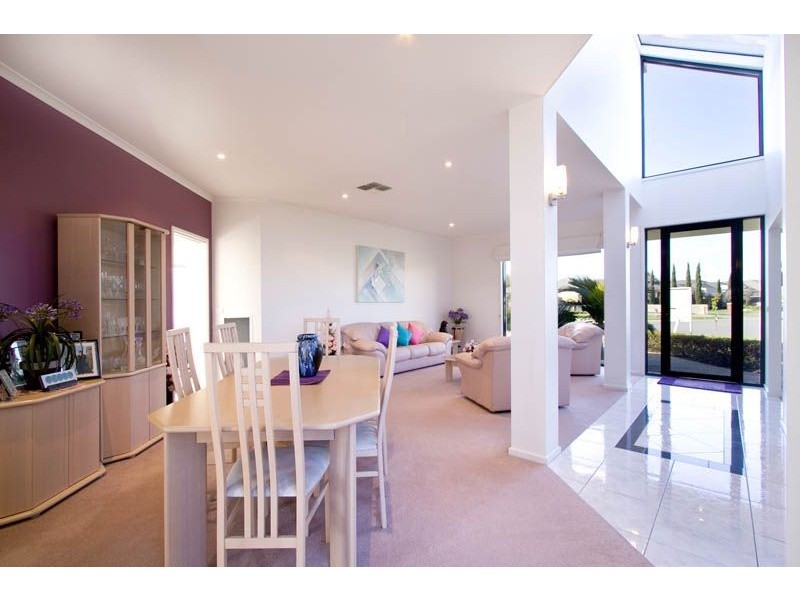 8 Flinders Place, Traralgon VIC 3844