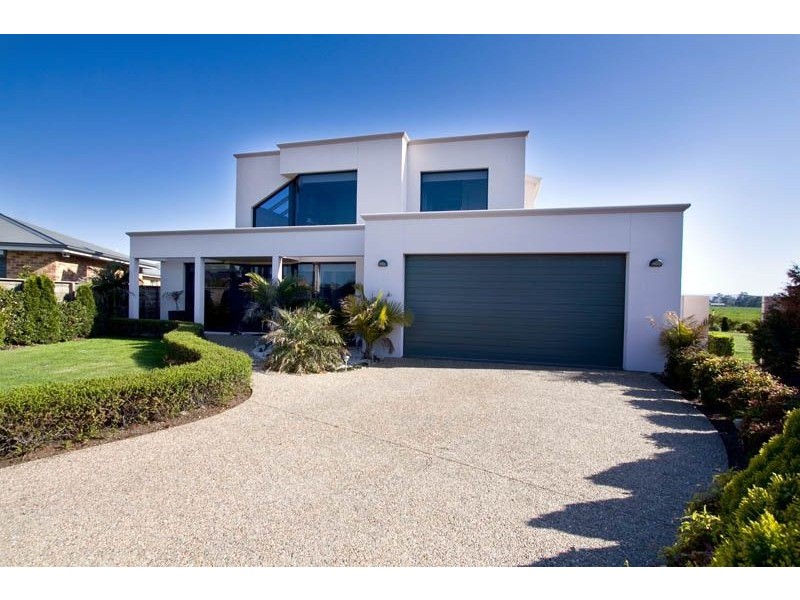 8 Flinders Place, Traralgon VIC 3844
