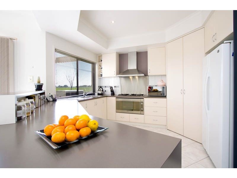8 Flinders Place, Traralgon VIC 3844