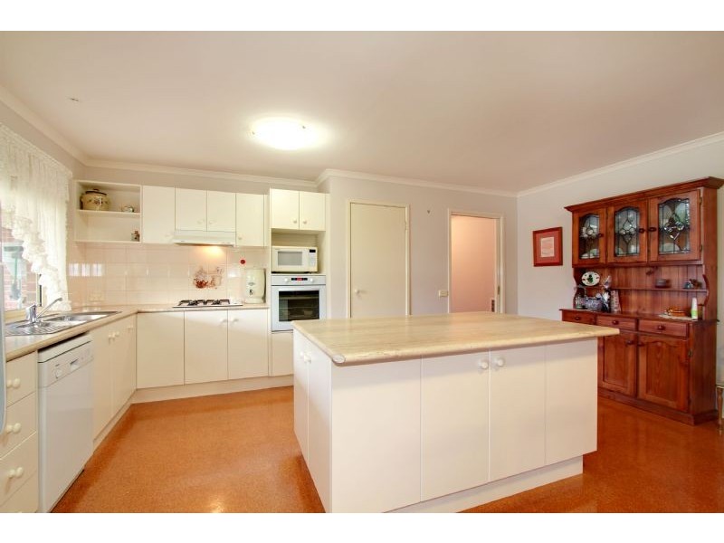 18 Poplar Avenue, Traralgon VIC 3844