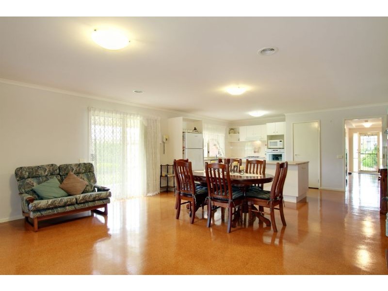 18 Poplar Avenue, Traralgon VIC 3844