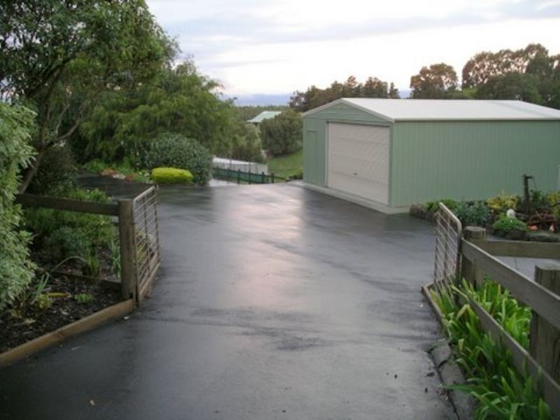 285 McDonalds Track, Hernes Oak VIC 3825