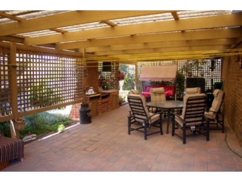 285 McDonalds Track, Hernes Oak VIC 3825