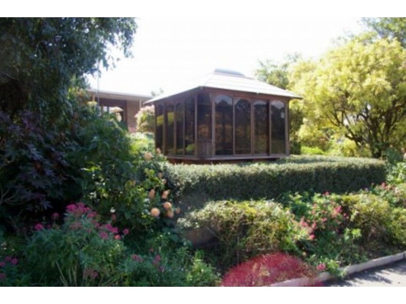 285 McDonalds Track, Hernes Oak VIC 3825