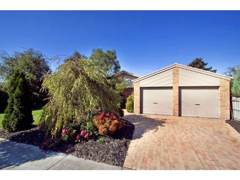 16 Swallow Grove, Traralgon VIC 3844