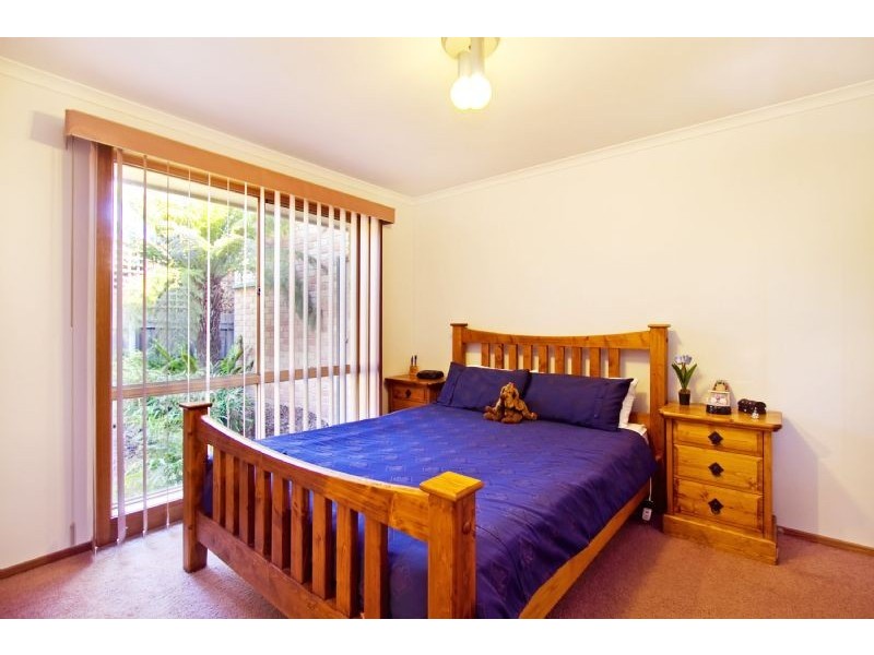 16 Swallow Grove, Traralgon VIC 3844