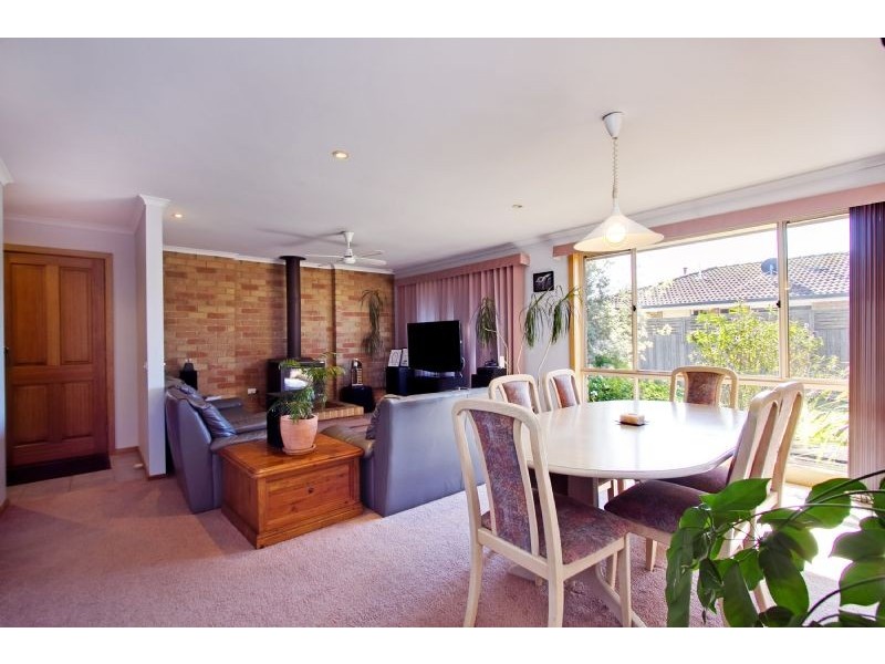 16 Swallow Grove, Traralgon VIC 3844