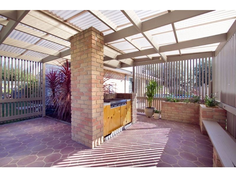 16 Swallow Grove, Traralgon VIC 3844