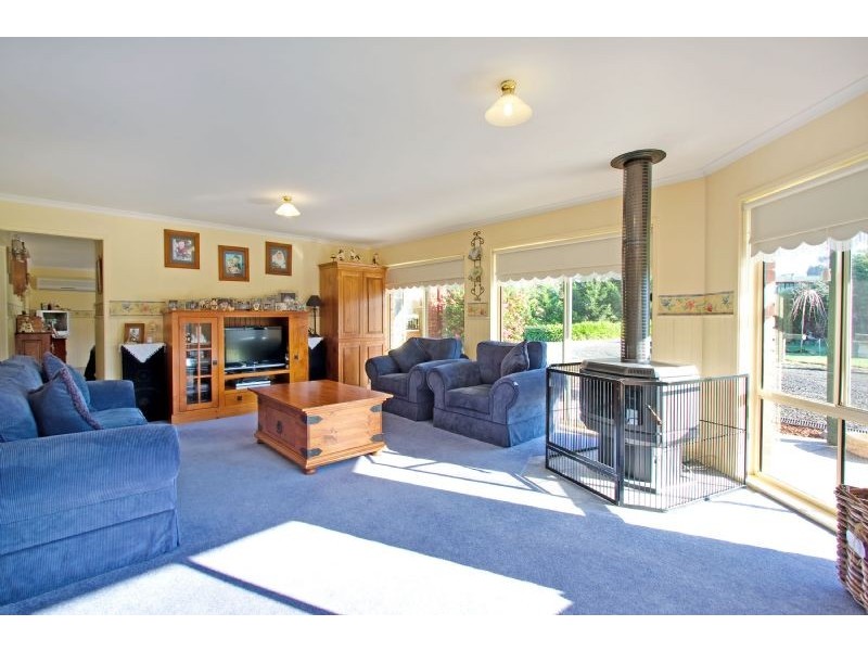 84 Main Road, Tyers VIC 3844