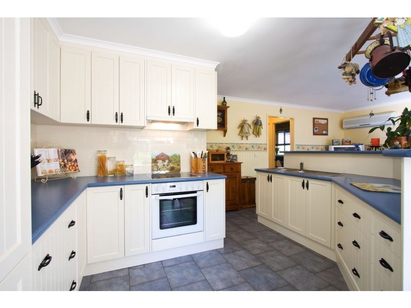 84 Main Road, Tyers VIC 3844