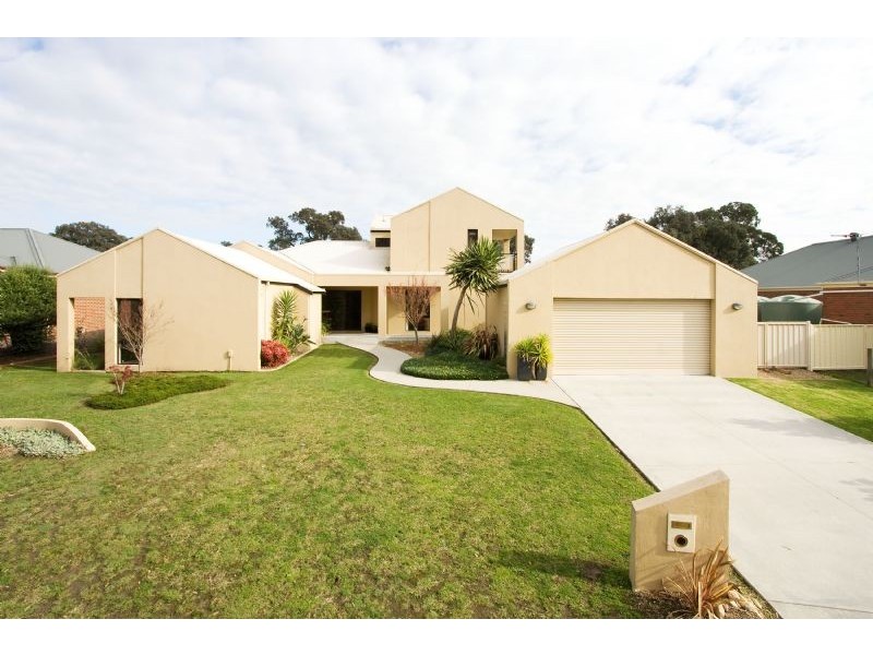 12 Nicholas Court, Traralgon VIC 3844
