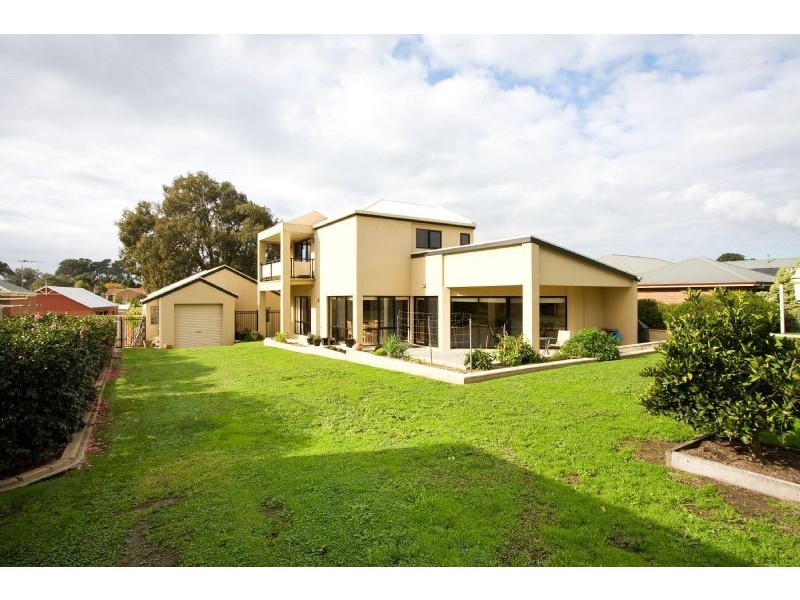 12 Nicholas Court, Traralgon VIC 3844