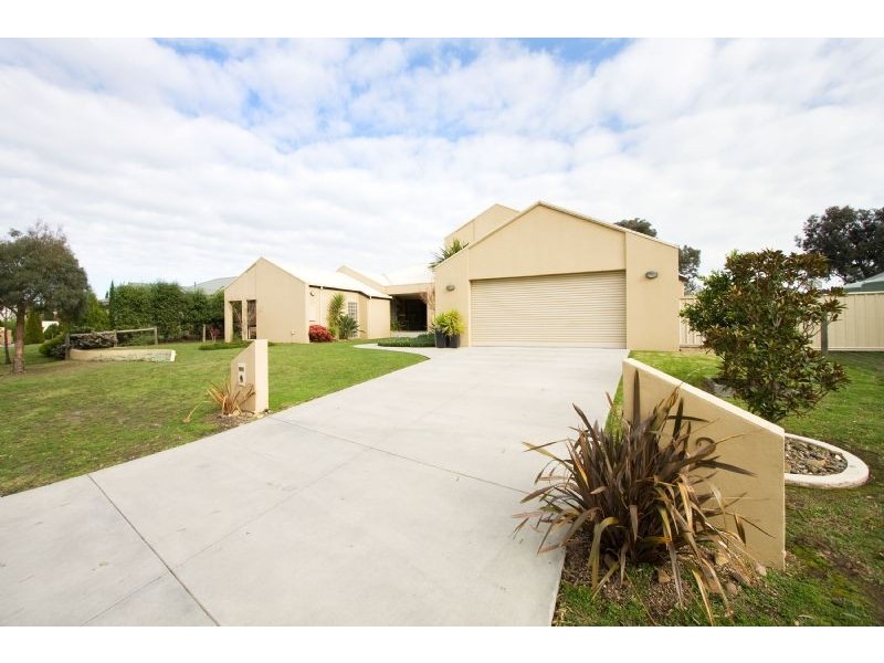 12 Nicholas Court, Traralgon VIC 3844