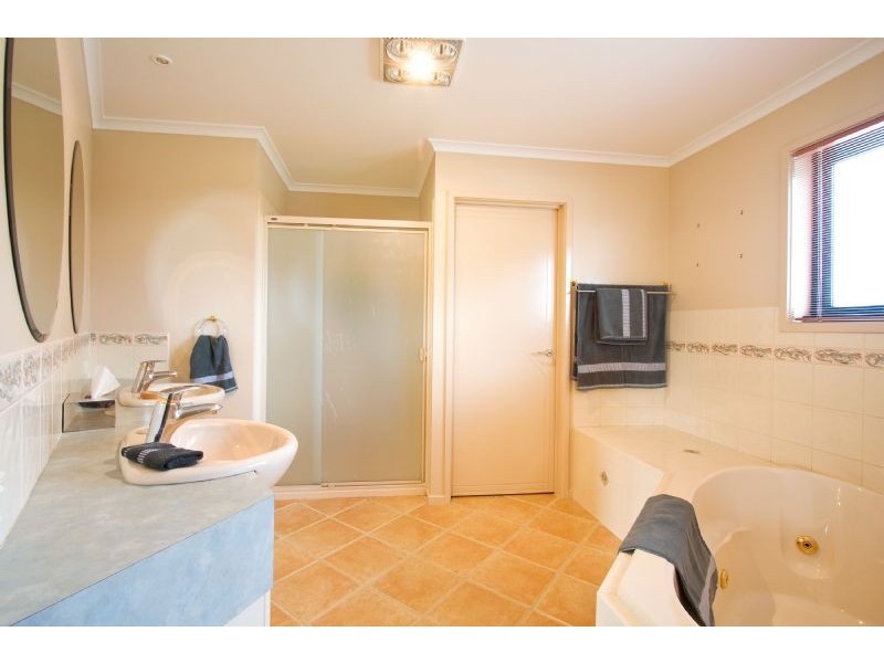 12 Nicholas Court, Traralgon VIC 3844