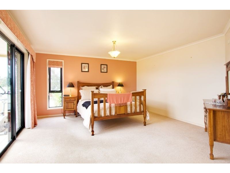 12 Nicholas Court, Traralgon VIC 3844