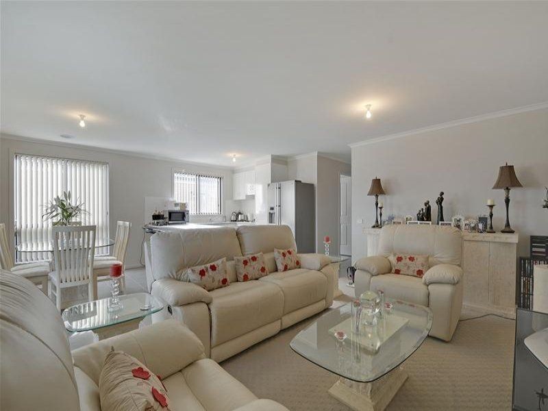 12 Roscommon Drive, Traralgon VIC 3844