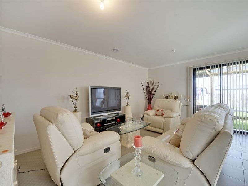 12 Roscommon Drive, Traralgon VIC 3844
