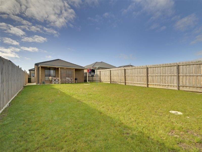 12 Roscommon Drive, Traralgon VIC 3844
