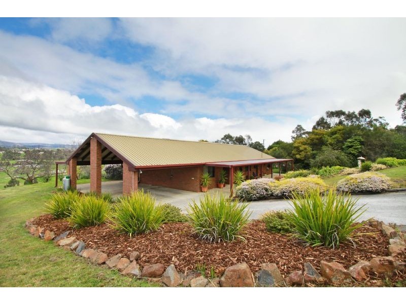 90 Arrandoon Drive, Hazelwood North VIC 3840