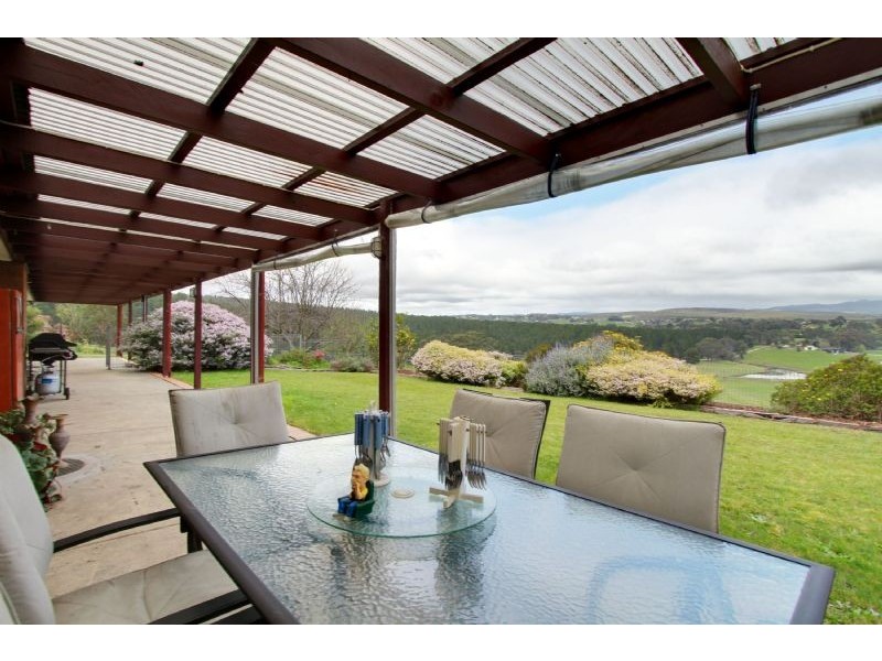 90 Arrandoon Drive, Hazelwood North VIC 3840