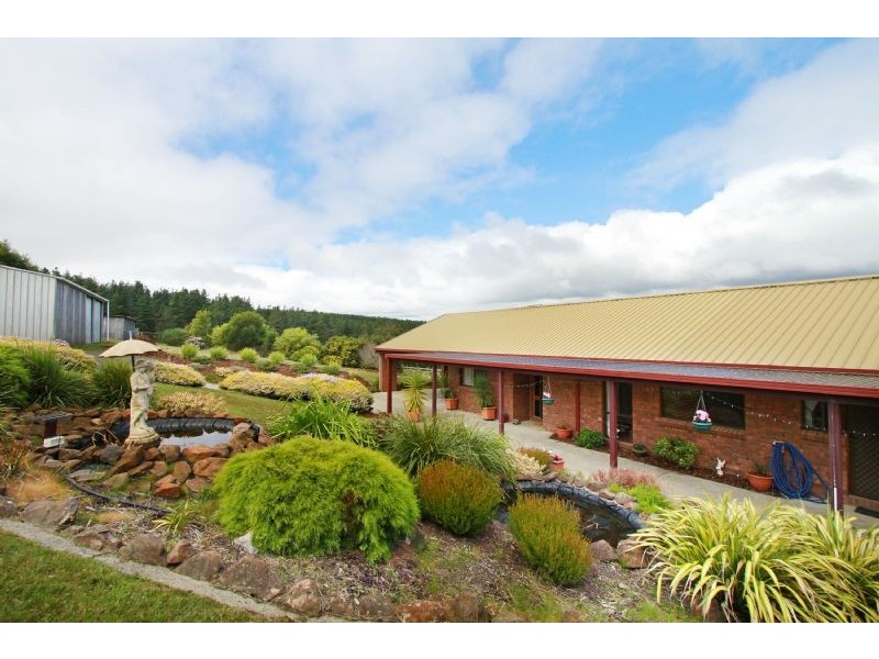 90 Arrandoon Drive, Hazelwood North VIC 3840